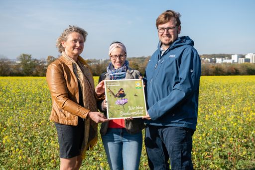 Vorschau Bild von Übergabe der BIO AUSTRIA Biodiversitäts-Plakette an
die Betreiber des Prentlhofs in Wien Oberlaa