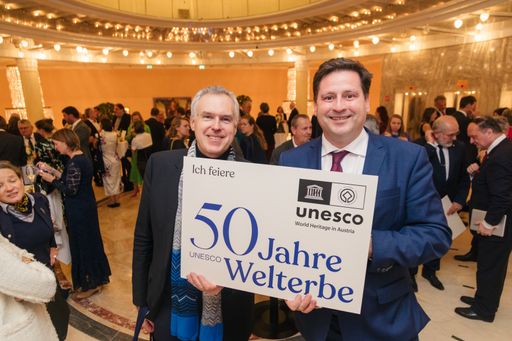 Vorschau Bild von des. Sektionschef Dr. Christoph Thun-Hohenstein (BMEIA) mit
Bürgermeister Stefan Scirucsek (Stadt Baden)