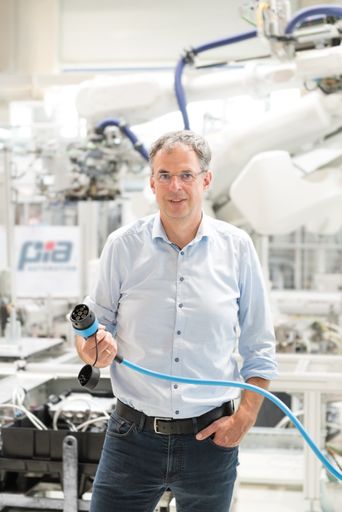 Markus Wagner berichtet über Trends in der
Elektromobilität und dessen Auswirkungen auf die
Automobil-Industrie.