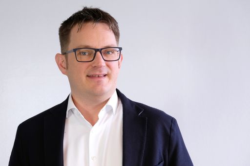 Thorsten Behrens, Geschäftsführer Österreichisches
E-Commerce-Gütezeichen: "Der Safer-Shopping-Monat steht für mehr
Awareness und Sicherheit beim Online-Shopping. Gemeinsam sorgen wir
dafür, dass uns Cyber-Kriminelle beim Einkaufen nicht für dumm
verkaufen."