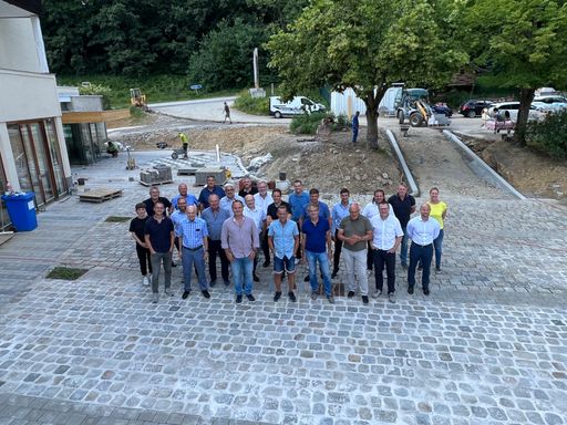 Vorschau Bild von Pflasterer und Unterstützer des Forums
Qualitätspflaster