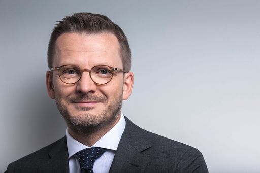 Leiter Media Relations Head of Media Relations / Weiterer Text
über ots und www.presseportal.de/nr/66148 / Die Verwendung dieses
Bildes für redaktionelle Zwecke ist unter Beachtung aller
mitgeteilten Nutzungsbedingungen zulässig und dann auch honorarfrei.
Veröffentlichung ausschließlich mit Bildrechte-Hinweis.