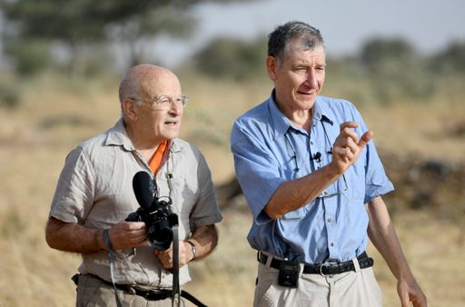 Vorschau Bild von Zum ARTE-Programm "Der Waldmacher": Regisseur Volker Schlöndorff
(li.) begleitet den Agrarökonomen Tony Rinaudo (re.) in mehrere
Länder, um eine innovative Methode im Kampf gegen die Wüstenbildung
und ihre Folgen kennenzulernen. / Weiterer Text über ots und
www.presseportal.de/nr/9021 / Die Verwendung dieses Bildes für
redaktionelle Zwecke ist unter Beachtung aller mitgeteilten
Nutzungsbedingungen zulässig und dann auch honorarfrei.
Veröffentlichung ausschließlich mit Bildrechte-Hinweis.