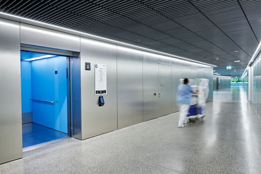 Vorschau Bild von chindler PORT 4D ist die nächste Evolution der
Schindler PORT Technologie und die erste ganzheitliche Lösung für
das Transitmanagement in Gebäuden.