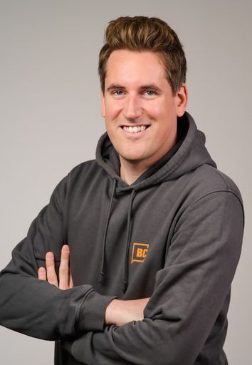 Manuel van de Kamp ist neuer Chief Product Officer (CPO) bei der
OBI Group Holding SE & Co. KGaA. Seit 2013 ist er bei OBI und war
zuletzt als Managing Director für die digitale
Transformationseinheit OBI next verantwortlich. / Weiterer Text über
ots und www.presseportal.de/nr/163911 / Die Verwendung dieses Bildes
für redaktionelle Zwecke ist unter Beachtung aller mitgeteilten
Nutzungsbedingungen zulässig und dann auch honorarfrei.
Veröffentlichung ausschließlich mit Bildrechte-Hinweis.