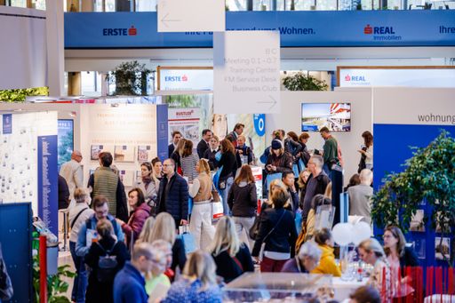 Erste Wohnmesse real+ 2022 - Ausstellerhalle