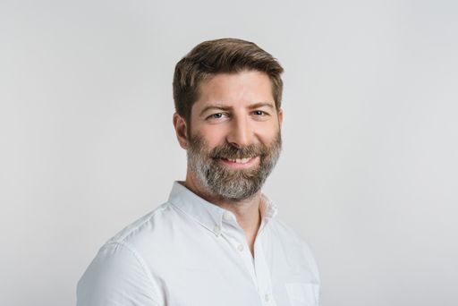 Mehr als 1.000 Einsätze 2021/22 – durchblicker
sponsert VAR für zwei weitere Saisonen