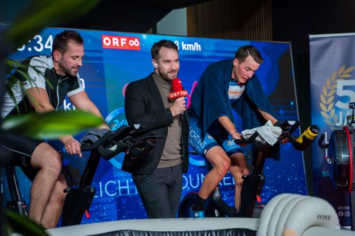 Vorschau Bild von Andreas Onea moderiert die 24h Radchallenge - Lukas
Kaufmann gibt Vollgas am Profi-Rad und Peter Affenzeller radelt am
Publikumsrad.