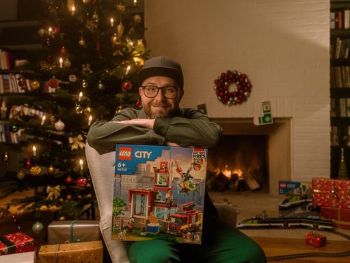  Baue ein Geschenk - schenke ein Lächeln: Mark Forster unterstützt
die LEGO #BuildToGive Aktion / Weiterer Text über ots und
www.presseportal.de/nr/29246 / Die Verwendung dieses Bildes für
redaktionelle Zwecke ist unter Beachtung aller mitgeteilten
Nutzungsbedingungen zulässig und dann auch honorarfrei.
Veröffentlichung ausschließlich mit Bildrechte-Hinweis.
