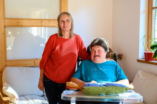 Vorschau Bild von Mit seiner Gattin Monika ist Franz Kößl seit 1985
verheiratet. Eines seiner Ziele ist, mit ihr noch die goldene
Hochzeit zu feiern.