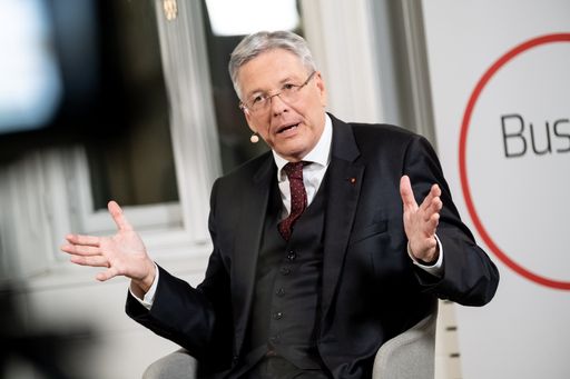 Vorschau Bild von Kärntens Landeshauptmann Dr. Peter Kaiser im ersten
C³- “Business Talk”: „Schließe keine Koalition mit der FPÖ in
Kärnten aus“
