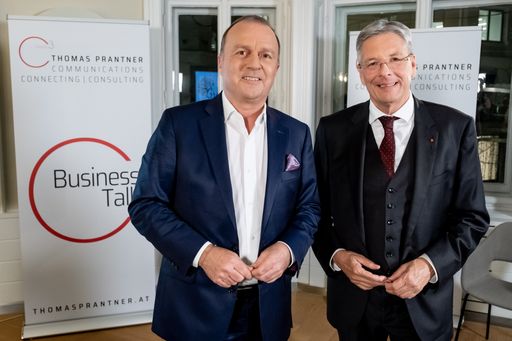 Vorschau Bild von Kärntens Landeshauptmann Dr. Peter Kaiser im ersten
C³- “Business Talk”: „Schließe keine Koalition mit der FPÖ in
Kärnten aus“