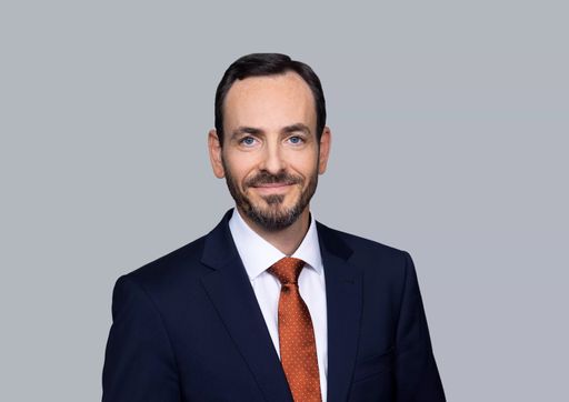  Bernd Datler ist für weitere fünf Jahre zum
Geschäftsführer der ASFINAG Maut Service GmbH bestellt worden.
