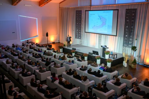 Vorschau Bild von Gerhard Mangott warf mit seiner Keynote über den
Russland-Ukraine Krieg zahlreiche Fragen auf