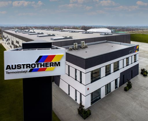 Austrotherm nimmt in Calan/Siebenbürgen das dritte,
topmoderne EPS-Dämmstoffwerk in Rumänien in Betrieb.