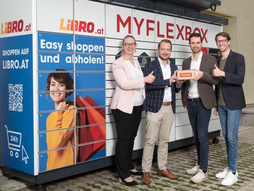  V.l.n.r.: Ulrike Kittinger, Christoph Vierbauch (beide
LIBRO/PAGRO), Florian Hangelberger und Lukas Wieser (beide
MYFLEXBOX) freuen sich über die gemeinsame Kooperation, für die
symbolisch eine MYFLEXBOX im speziellen Branding steht
