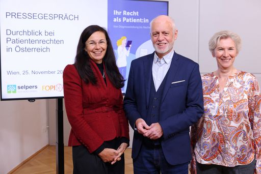  https://www.apa-fotoservice.at/galerie/31358 Im Bild: Dr.
Maria-Luise PLANK (Gillhofer Plank Rechtsanwälte), Dr. Gerald
BACHINGER (NÖ Patienten- und Pflegeanwaltschaft), Dr. Iris
HERSCOVICI (selpers)