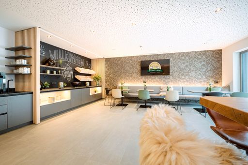 Vorschau Bild von Voll ausgestatteter Gemeinschaftsraum mit Küche und
Entertainment