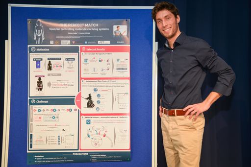  Synthesechemiker Walter Kuba von der Technischen Universität Wien
mit der Präsentation seines Projektes "The perfect match - Tools for
controlling molecules in living systems"