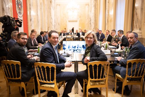 Vorschau Bild von Bundesministerin Leonore Gewessler und Bundesminister Norbert
Totschnig