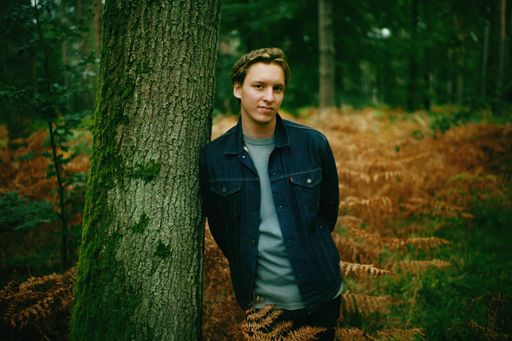 Am 30. März 2023 gibt der britische
Singer-Songwriter George Ezra mit dem Top of the Mountain Spring
Concert den Startschuss zur Eventreihe „Spring Blanc“ und läutet
damit vier der schönsten Wochen auf der Piste ein.