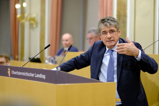  Klubobmann Herwig Mahr im Oö. Landtag