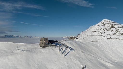  Die Bergstation der neuen Hornbahn 2000 mit dem "Top of
Alpbachtal".