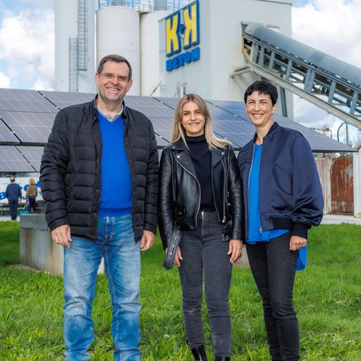 Vorschau Bild von Familienunternehmen Kovanda: KR Leopold Kovanda,
Eva Kovanda jun., KR Ing. Eva Kovanda.
