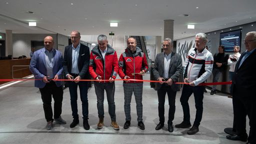 (v.l.) Andreas Ramsauer (Geschäftsführer Silvretta
Therme), Werner Kurz (Bürgermeister Ischgl), Jürgen Kurz
(Aufsichtsratsvorsitzender SSAG), Markus Walser (Vorstand SSAG),
Günther Zangerl (Vorstand SSAG), Alexander von der Thannen (Obmann
TVB Paznaun-Ischgl).