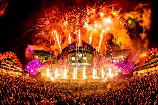 Vorschau Bild von Auch für 2023 werden einzigartige Bühnenshows die Electric Love
Fans begeistern.