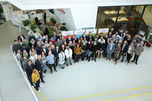 Teilnehmer*innen und Coaches vom ISPE Hackathon bei
Takeda in Orth an der Donau