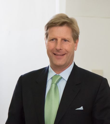 Vorschau Bild von Mag. Julian Hadschieff, Vorsitzender der Geschäftsführung
PremiQaMed Group