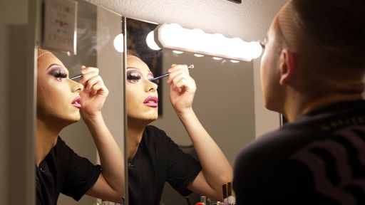 Vorschau Bild von Pascal legt als Dragqueen Pamela Power in den Clubs von Olivia
Jones auf. Nun möchte er aber mehr und will mit einer eigenen Show
in das Programm der Kult-Dragqueen aufgenommen werden. / Die
Verwendung dieses Bildes für redaktionelle Zwecke ist unter
Beachtung aller mitgeteilten Nutzungsbedingungen zulässig und dann
auch honorarfrei. Veröffentlichung ausschließlich mit
Bildrechte-Hinweis.