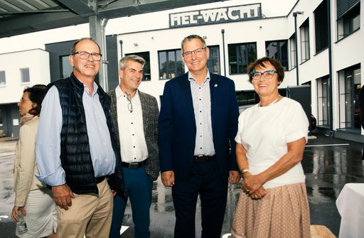  Eröffnungsfeier des Um- und Neubaus der HEL-WACHT
in Strebersdorf, Wien zur neuen Unternehmenszentrale.