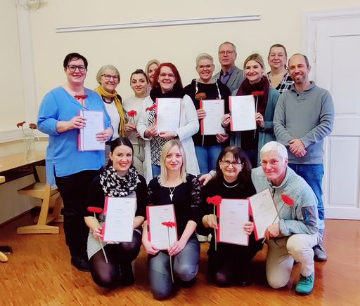 Vorschau Bild von Vizepräsident Hannes Eblinger überreichte 10
Heimhelferinnen in Ybbs an der Donau ihre Berufsbefähigung