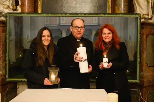  Daniela Hekel BA (Obfrau Verein Hand auf's Herz),
Bischof Hermann Glettler, LR Dr. Cornelia Hagele