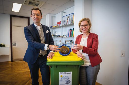 ARA Vorstandssprecher Harald Hauke und Leonore
Gewessler, Bundesministerin für Klimaschutz, Umwelt, Energie,
Mobilität, Innovation und Technologie