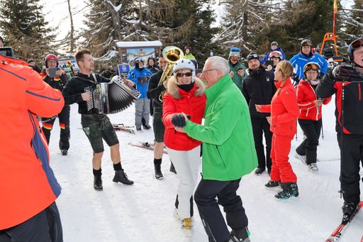 Vorschau Bild von Ab 16. Jänner laden die Hütten im Skigebiet Bad Kleinkirchheim
zum Einkehrschwung mit Live-Musik