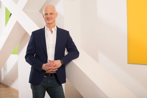 Niclas Bönström, Gründer und Geschäftsführer von Mrs.Sporty. ©
Mrs.Sporty / Die Verwendung dieses Bildes für redaktionelle Zwecke
ist unter Beachtung aller mitgeteilten Nutzungsbedingungen zulässig
und dann auch honorarfrei. Veröffentlichung ausschließlich mit
Bildrechte-Hinweis.
