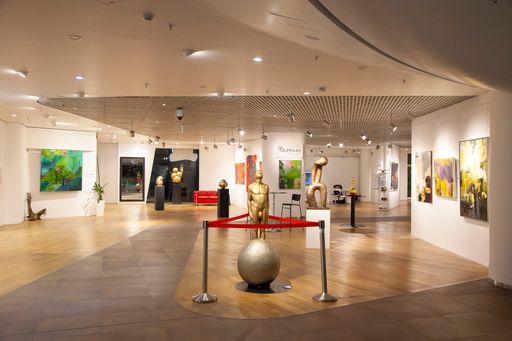 Vorschau Bild von Ausstellungsimpression Im Reich der Weissschatten
im Traditionskaufhaus Gerngross 2 OG.