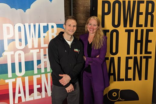  Lukas Rippitsch und Maria Baumgartner (beide CEO
HROS.io) bei der Vorstellung von HROS.io.