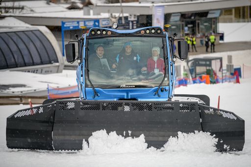  Weltpremiere in Flachau/Snow Space Salzburg - erste
wasserstoffbetriebene Pistenraupe