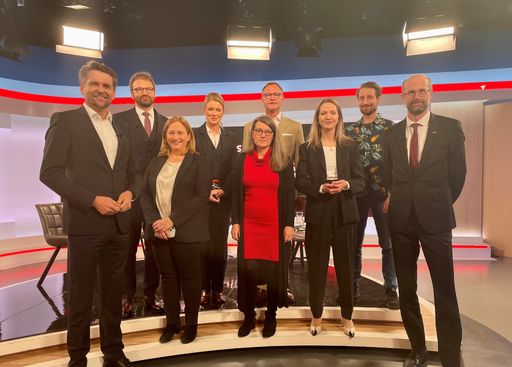Vorschau Bild von Von links nach rechts: Peter Lehner, Herwig Ostermann, Maria
Kletečka-Pulker, Sabine Loho, Gerda Ruppi-Lang, Wolfgang Kaps, Julia
Guizani, Martin Moder, Rolf Gleißner