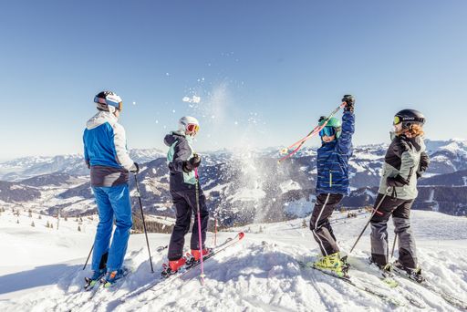  Viel Abwechslung mit Spiel, Musik und Spaß im
Schnee wird am 29. Jänner für die ganze Familie geboten.
