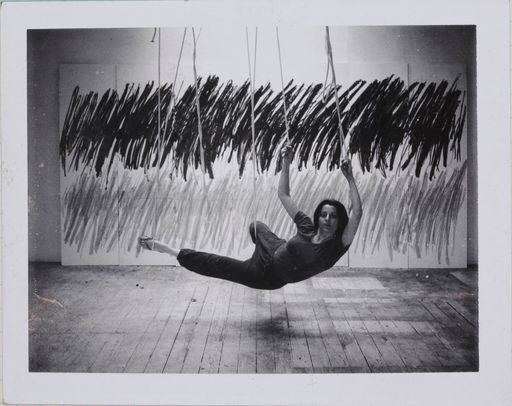 Vorschau Bild von “ROSEMARIE CASTORO: Land of Lashes” (MAK
CONTEMPORARY, 24.5.–1.10.2023); Rosemarie Castoro, Selbstporträt,
New York, 1970