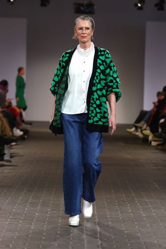 Vorschau Bild von BERLIN, GERMANY - JANUARY 17: A model walks the runway at the
AW23 'DISCOTECA' Fashion Show by Marcel Ostertag during
the W.E4.FASHIONDAY as part of Berlin Fashion Week AW23 at Bolle
Festsaele on January 17, 2023 in Berlin, Germany. (Photo by
Sebastian Reuter/Getty Images for Marcel Ostertag) / Die Verwendung
dieses Bildes für redaktionelle Zwecke ist unter Beachtung aller
mitgeteilten Nutzungsbedingungen zulässig und dann auch honorarfrei.
Veröffentlichung ausschließlich mit Bildrechte-Hinweis.