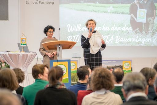  Gertraud Grabmann eröffnet den gut besuchten
Eröffnungstag der BIO AUSTRIA Bauerntage in Wels