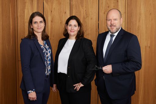 Kapp | Hebein | Partner erweitert Beratungsangebot
um Regulatory Affairs und Nachhaltigkeitskommunikation. (v.l.n.r.
Michaela Hebein, Marion Göstl-Höllerer, Daniel Kapp)