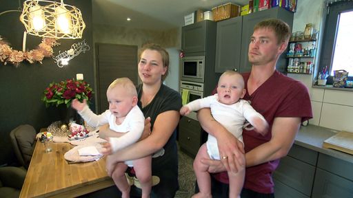 Vorschau Bild von Emory und Casey feiern bald ihren ersten Geburtstag. Hierfür
sollen Sarafina und Peter mit einem Wintergarten überrascht werden..
/ Die Verwendung dieses Bildes für redaktionelle Zwecke ist unter
Beachtung aller mitgeteilten Nutzungsbedingungen zulässig und dann
auch honorarfrei. Veröffentlichung ausschließlich mit
Bildrechte-Hinweis.