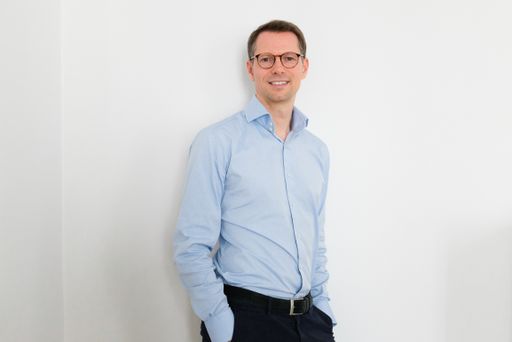  Dr. Tobias Hann, CEO des österreichischen Start-Ups
MOSTLY AI, nimmt zum aktuellen Missbrauch der Meldedaten von 9
Millionen ÖsterreicherInnen Stellung.